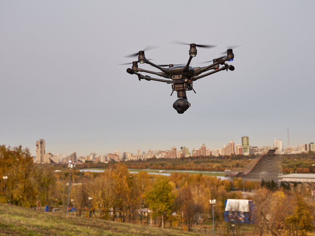 Гексакоптер Yuneec Typhoon H